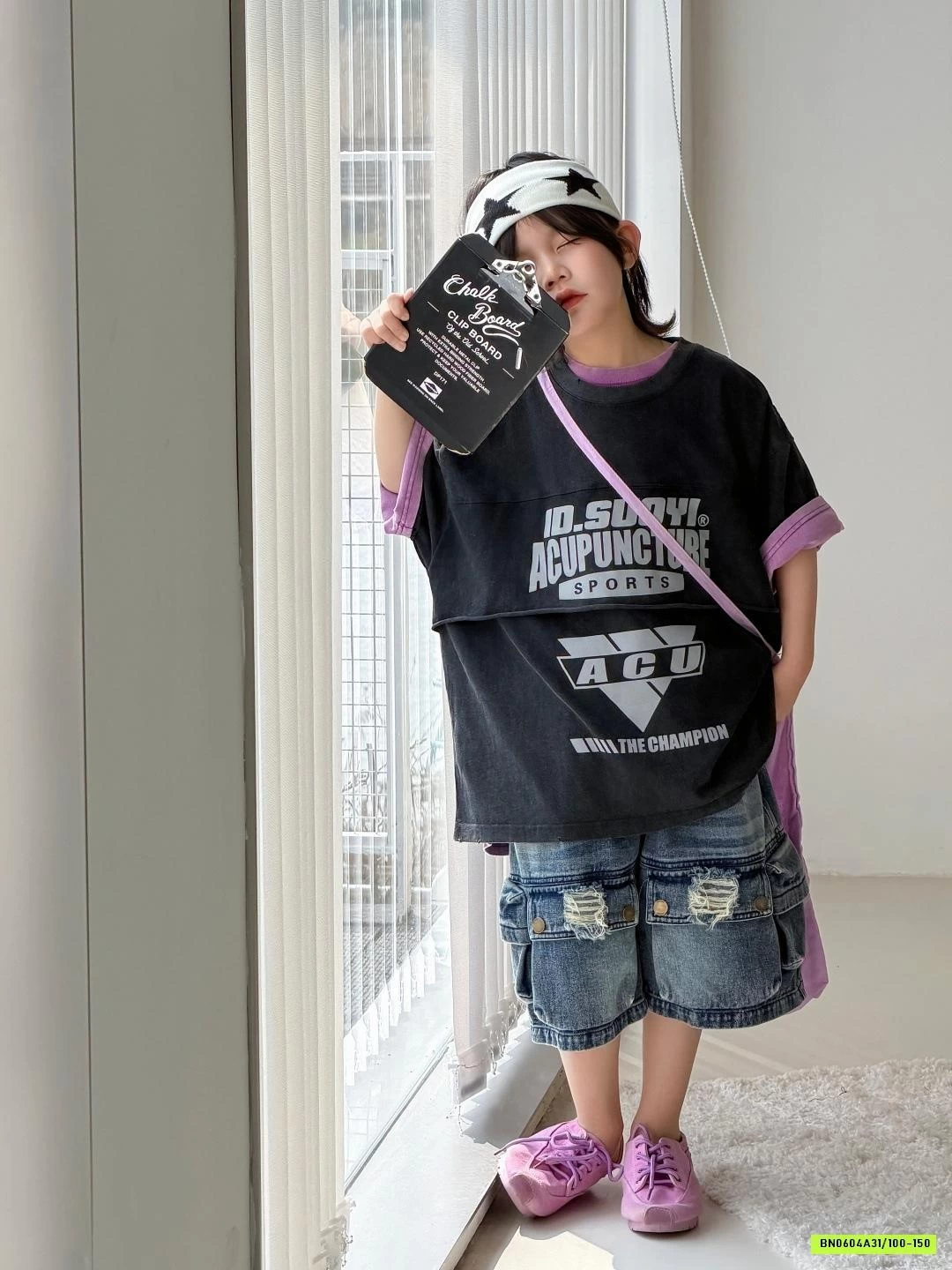 ÁO THUN ĐEN IN CHỮ CÁ TÍNH