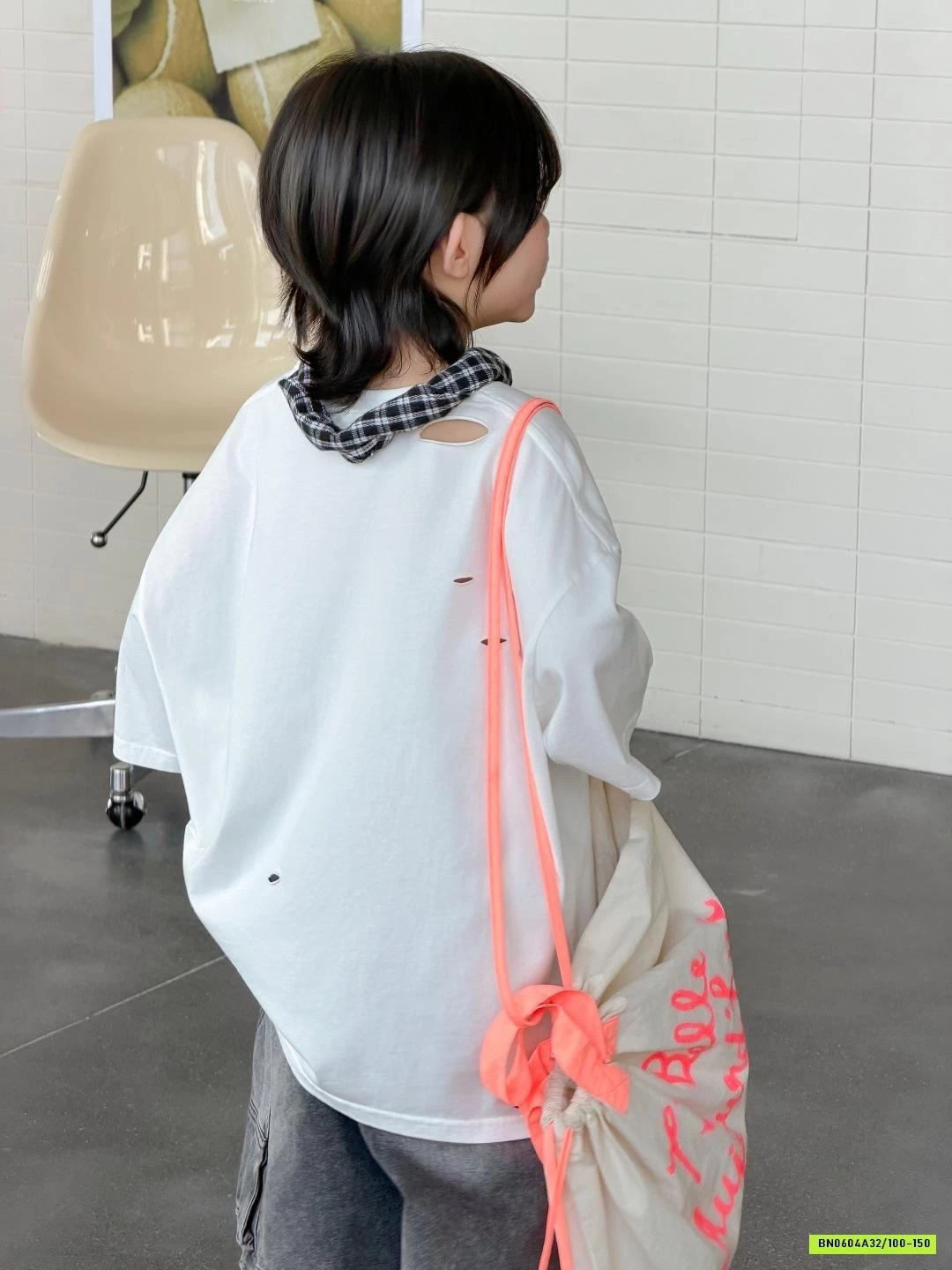 ÁO THUN TRẮNG RÁCH IN CHỮ