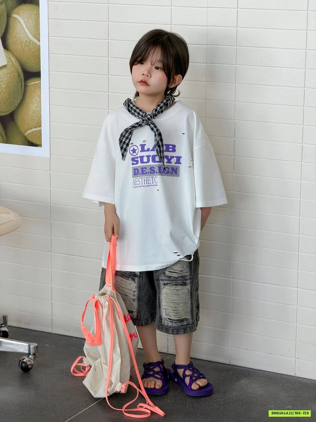 ÁO THUN TRẮNG RÁCH IN CHỮ