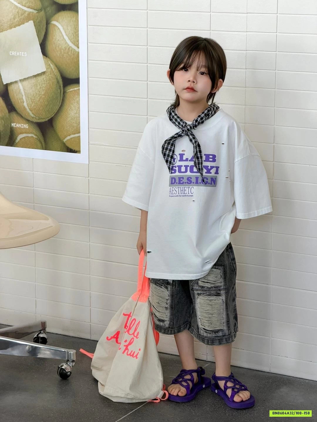 ÁO THUN TRẮNG RÁCH IN CHỮ