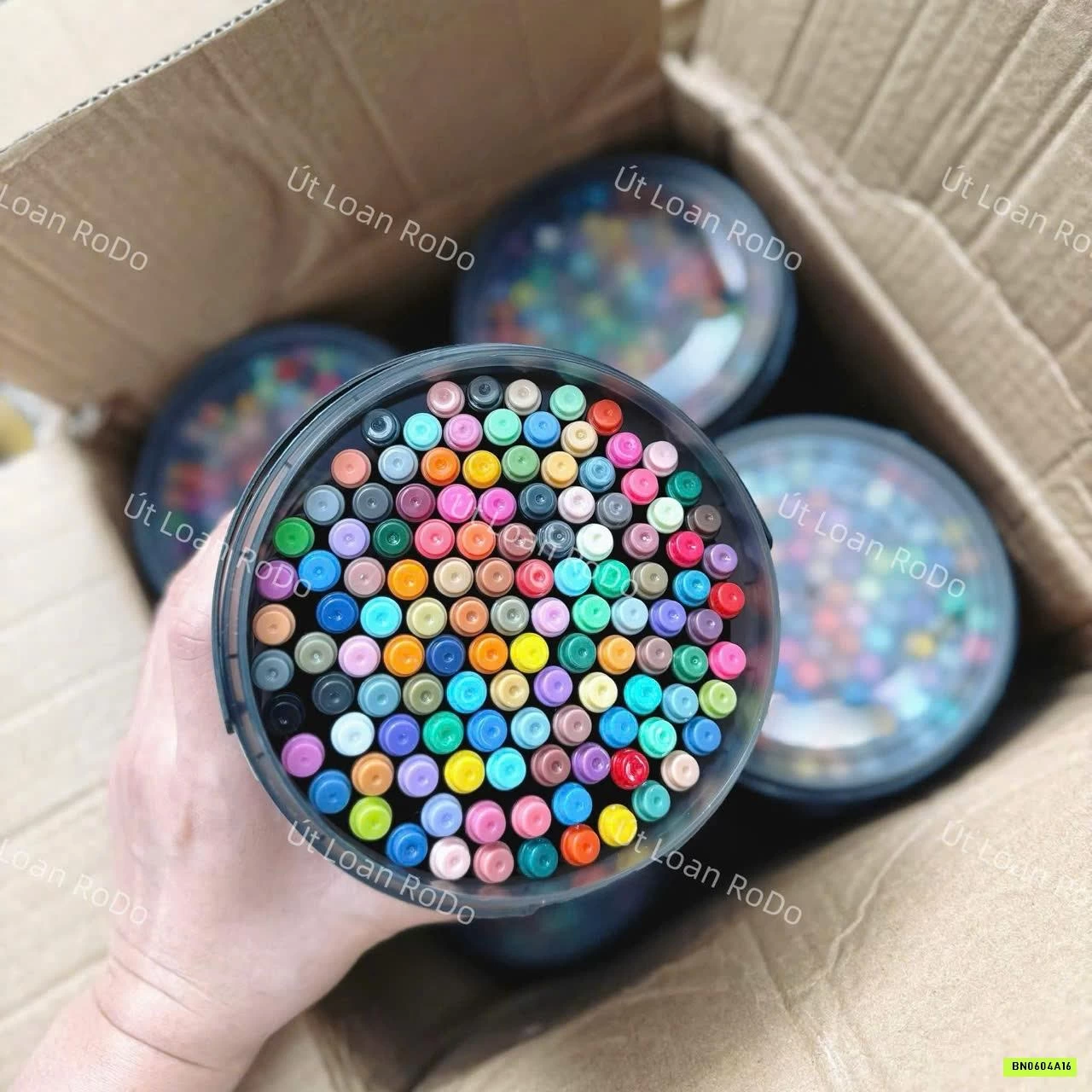 HỘP 120 MÀU ACRYLIC