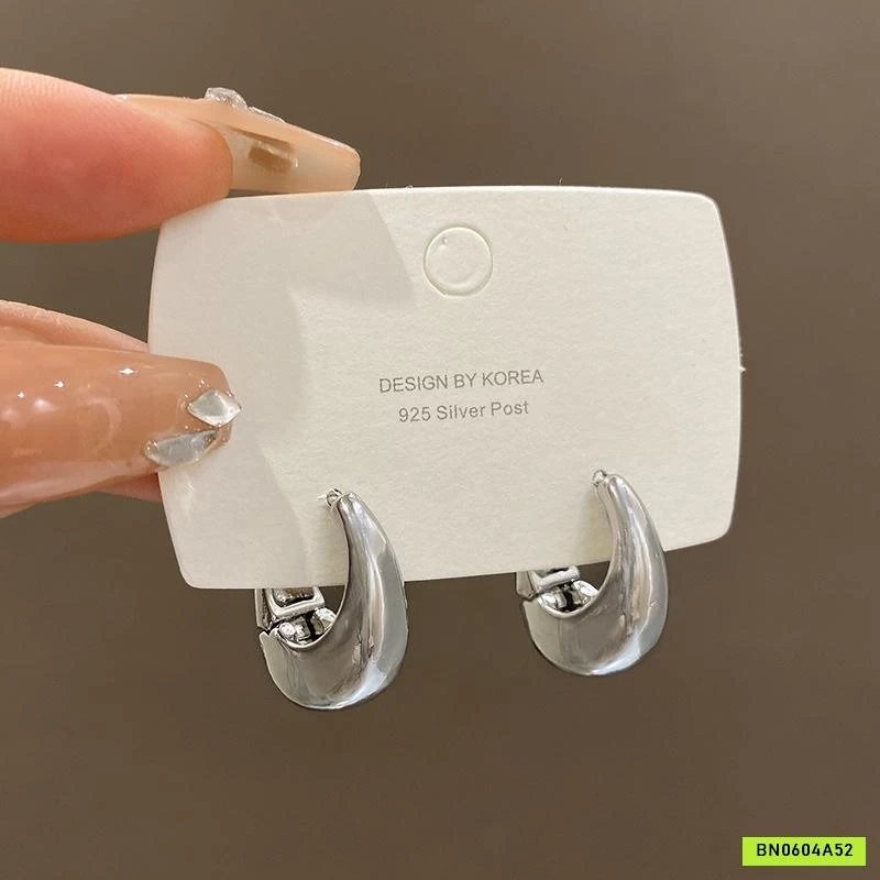 KHUYÊN TAI TRÒN SZ NHỎ QUÍ PHÁI