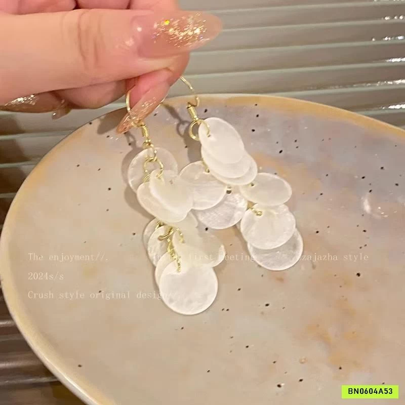 KHUYÊN TAI VỎ SÒ DÀI