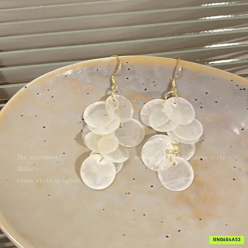 KHUYÊN TAI VỎ SÒ DÀI