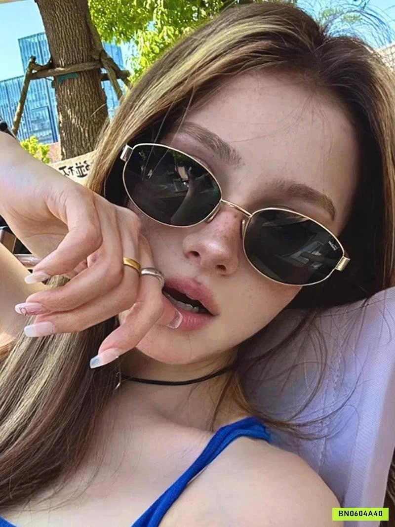 KÍNH RÂM C.N THỜI THƯỢNG KIỂU PHÁP