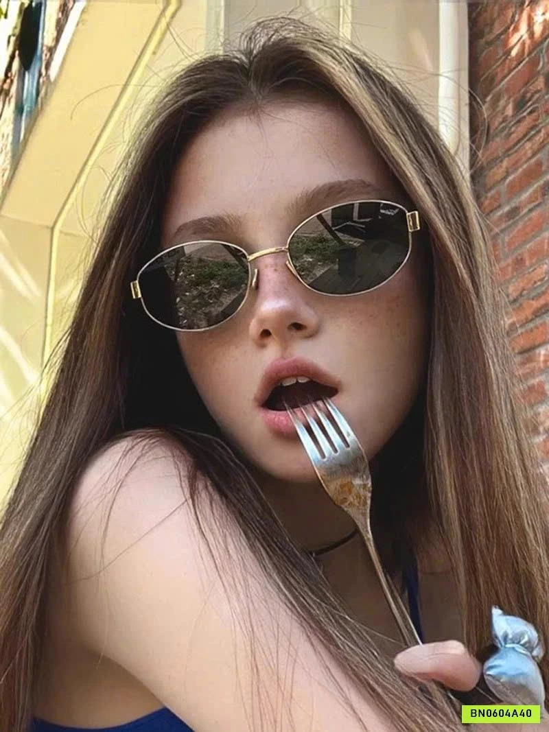 KÍNH RÂM C.N THỜI THƯỢNG KIỂU PHÁP