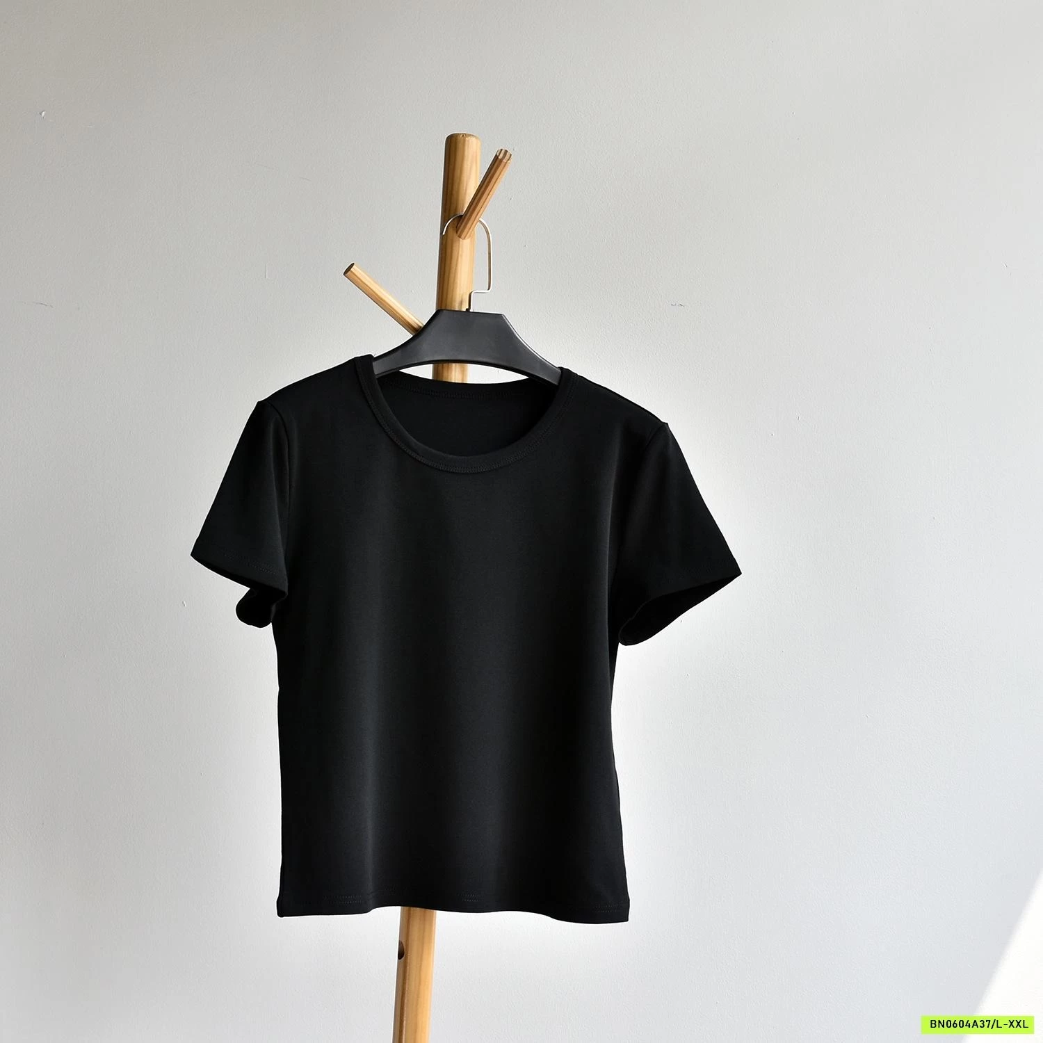 ÁO THUN CỔ TRÒN DÁNG NGẮN