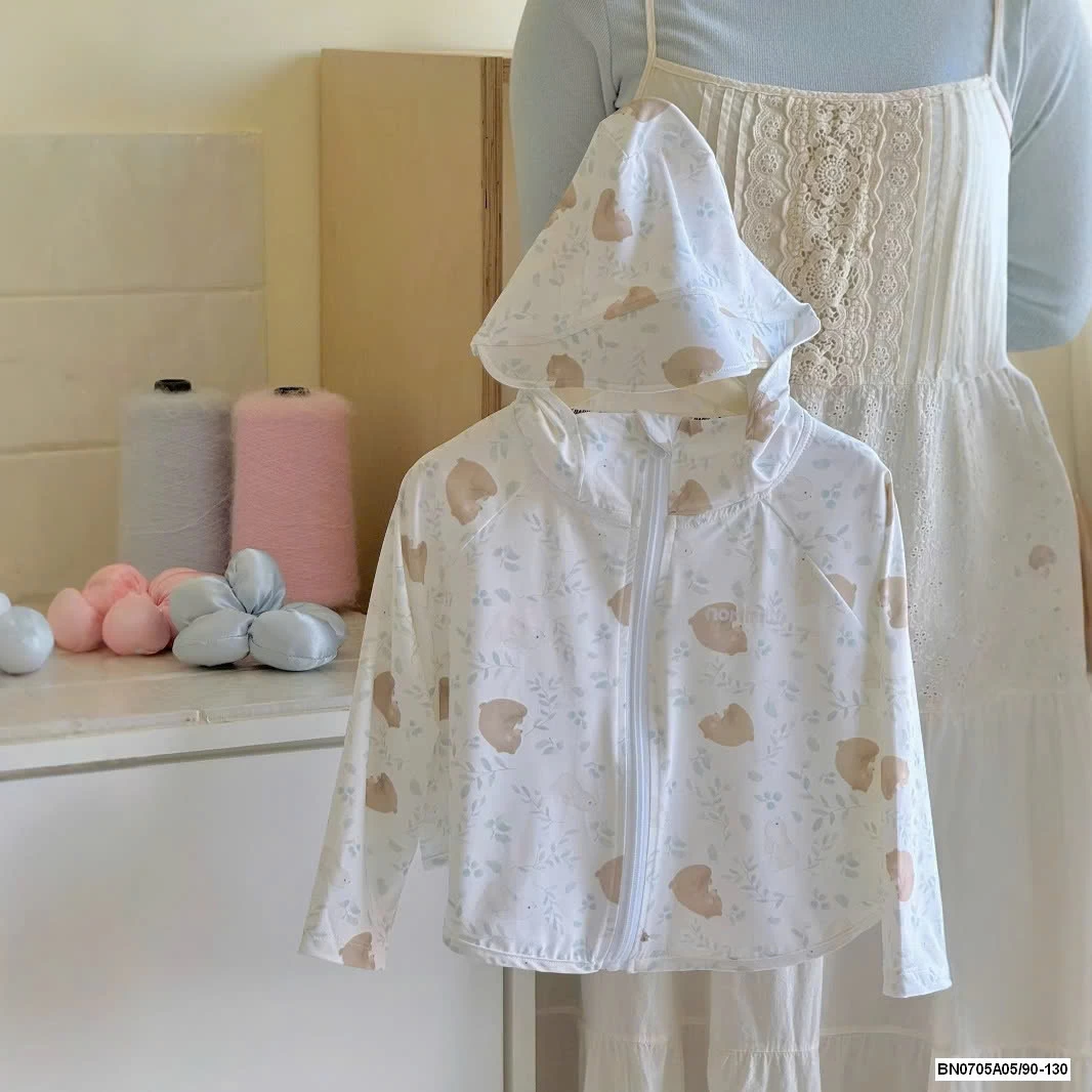 KHOÁC NẮNG CHO BÉ