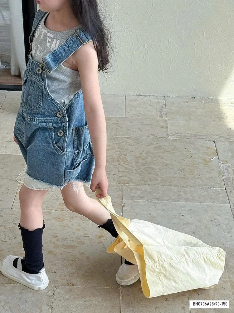 YẾM JEANS GẤU TUA RUA