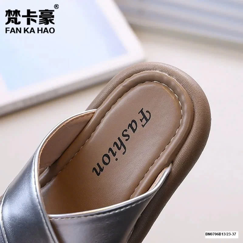 DÉP LÊ BIT MŨI QUAI CHÉO