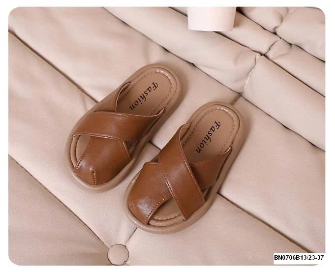 DÉP LÊ BIT MŨI QUAI CHÉO