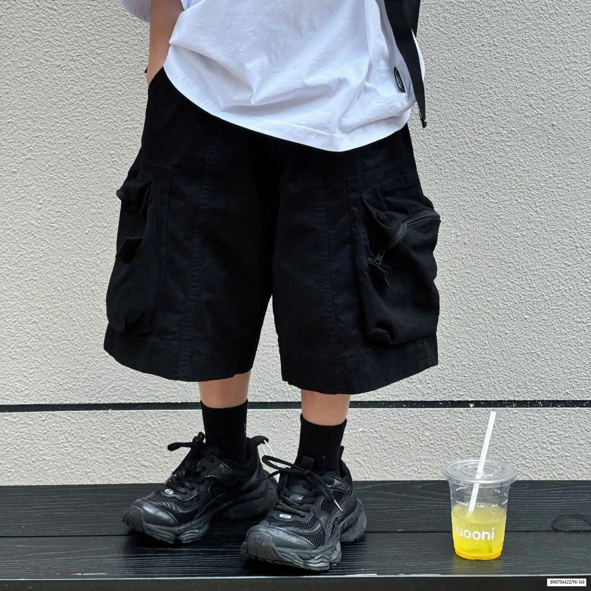 ÁO LOANG THÊU CHỮ MIX SHORT ĐEN