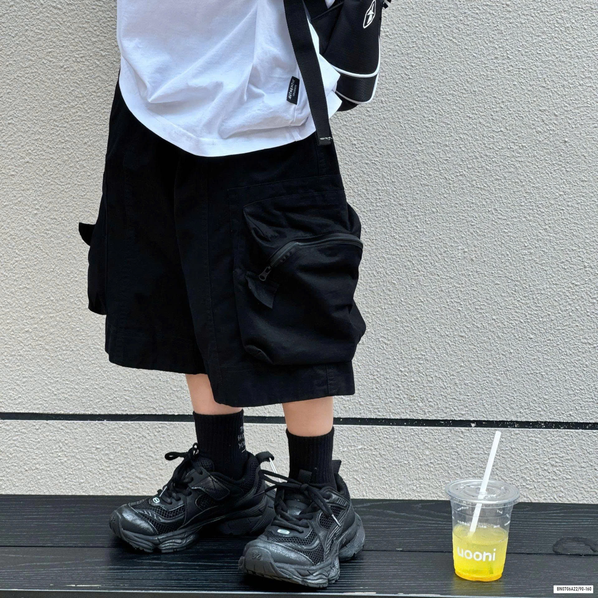 ÁO LOANG THÊU CHỮ MIX SHORT ĐEN