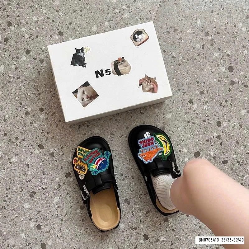 SỤC  PHỐI MÀU ĐẾ GẮN STICKER