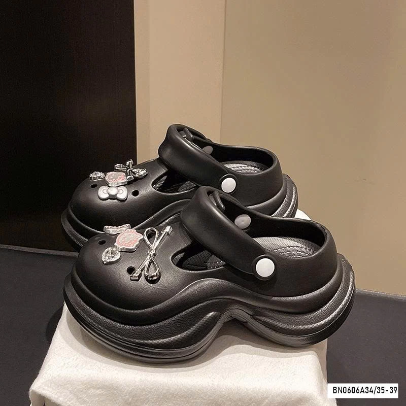 SỤC KITTY ĐẾ CAO NỮ