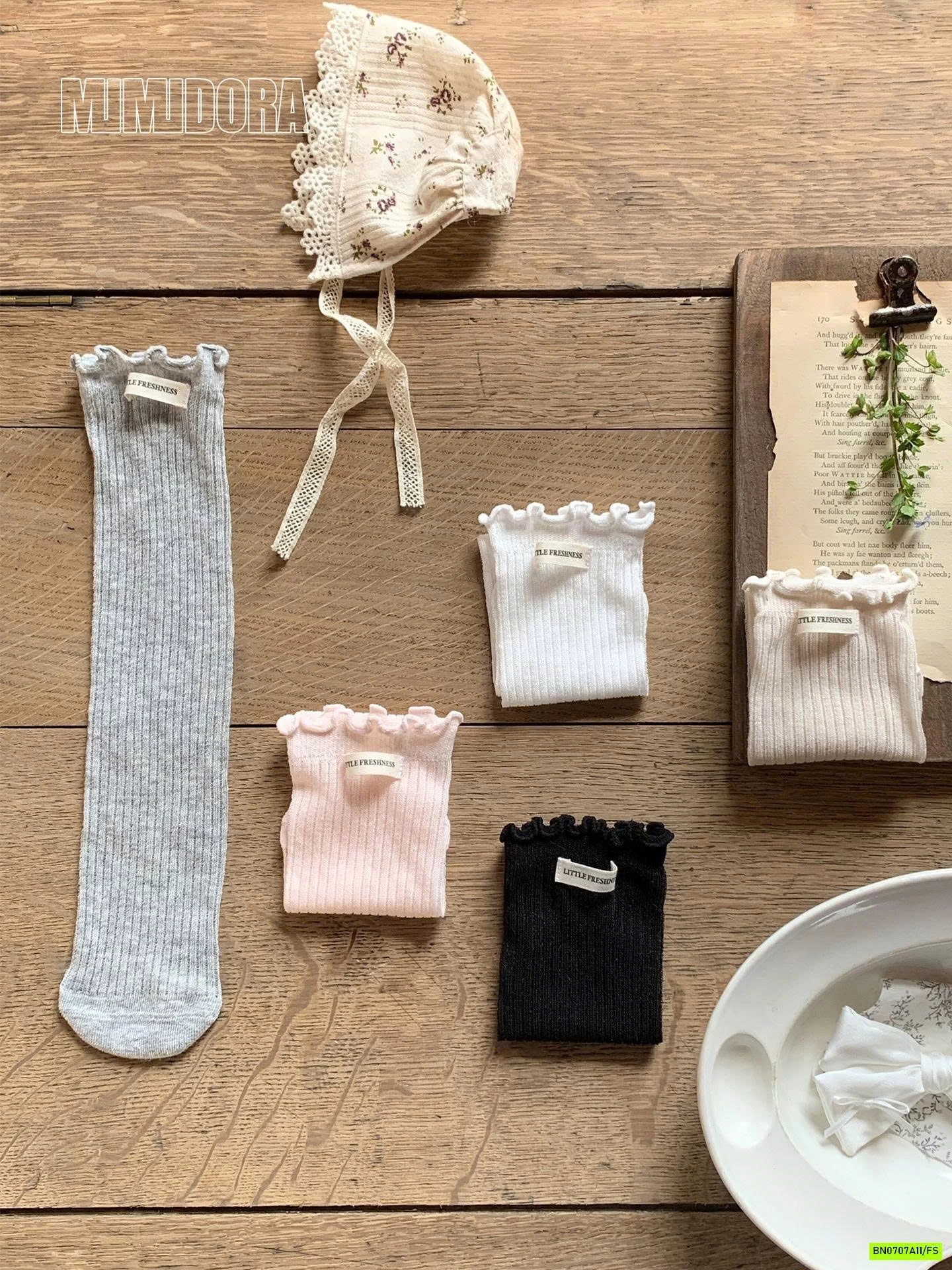 TẤT LƯỚI VIỀN BÈO GẮN MÁC NGANG GỐI