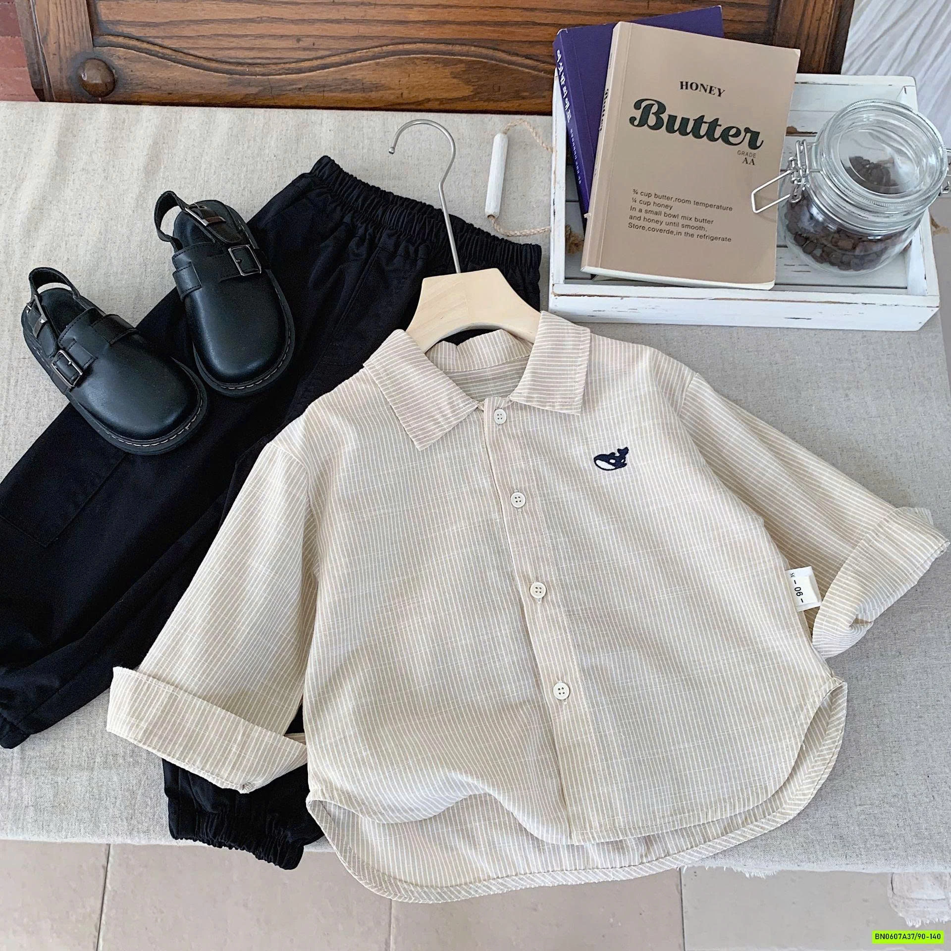 SƠ MI CỔ ĐỨC LOGO VÁ VOI