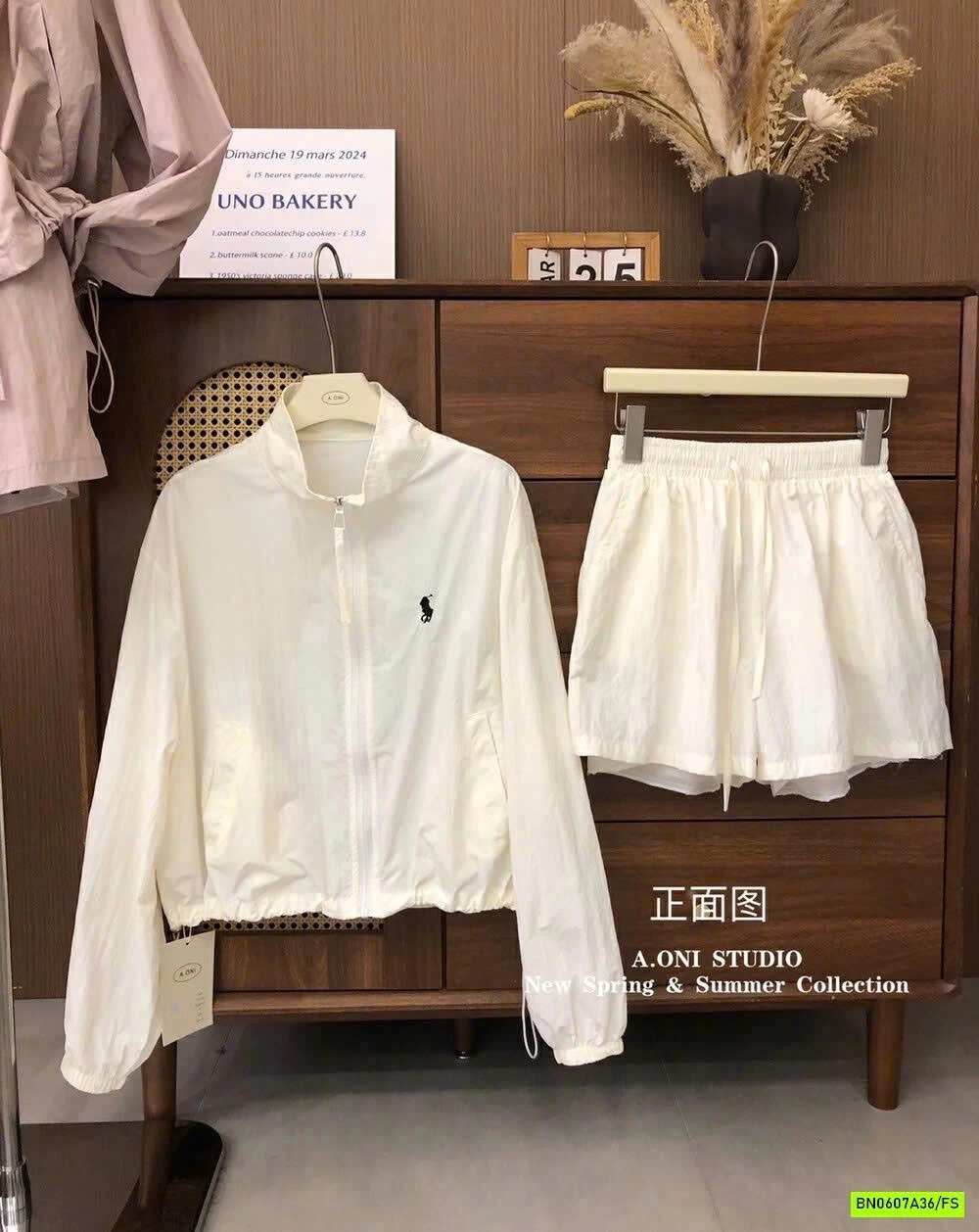 SÉT KHOÁC GIÓ+SHORT NỮ