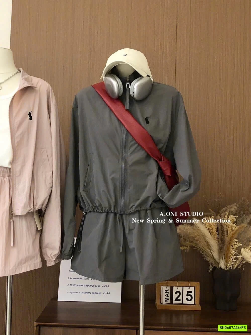 SÉT KHOÁC GIÓ+SHORT NỮ