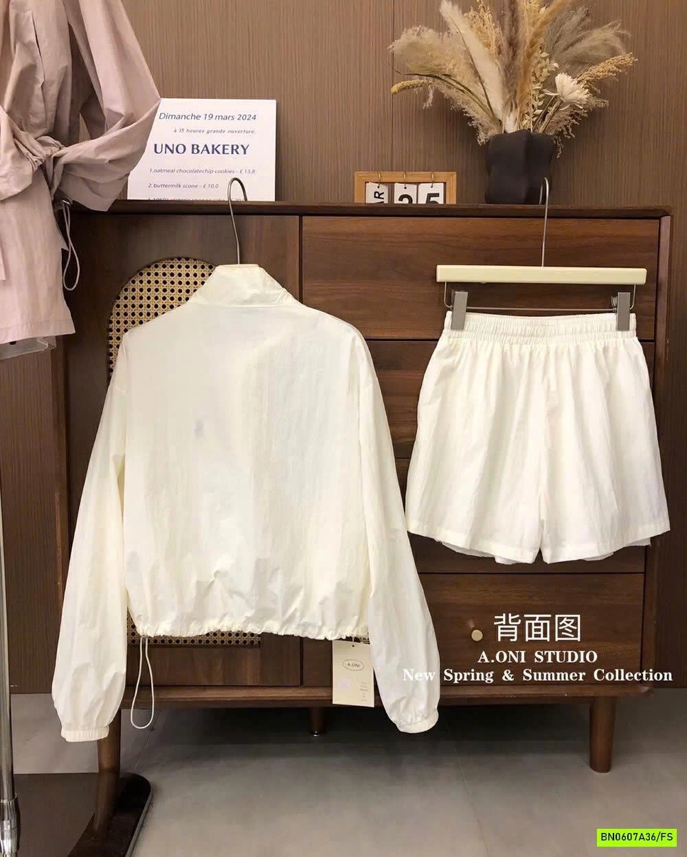 SÉT KHOÁC GIÓ+SHORT NỮ