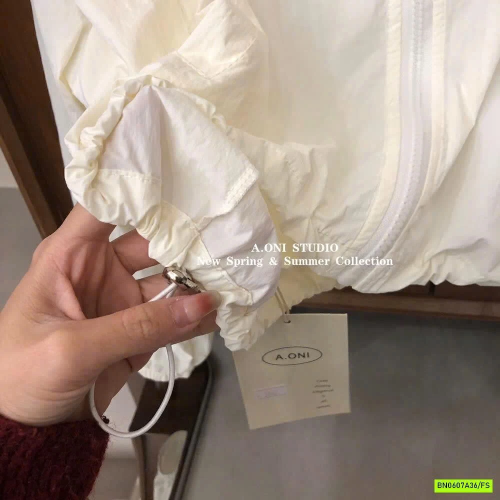 SÉT KHOÁC GIÓ+SHORT NỮ