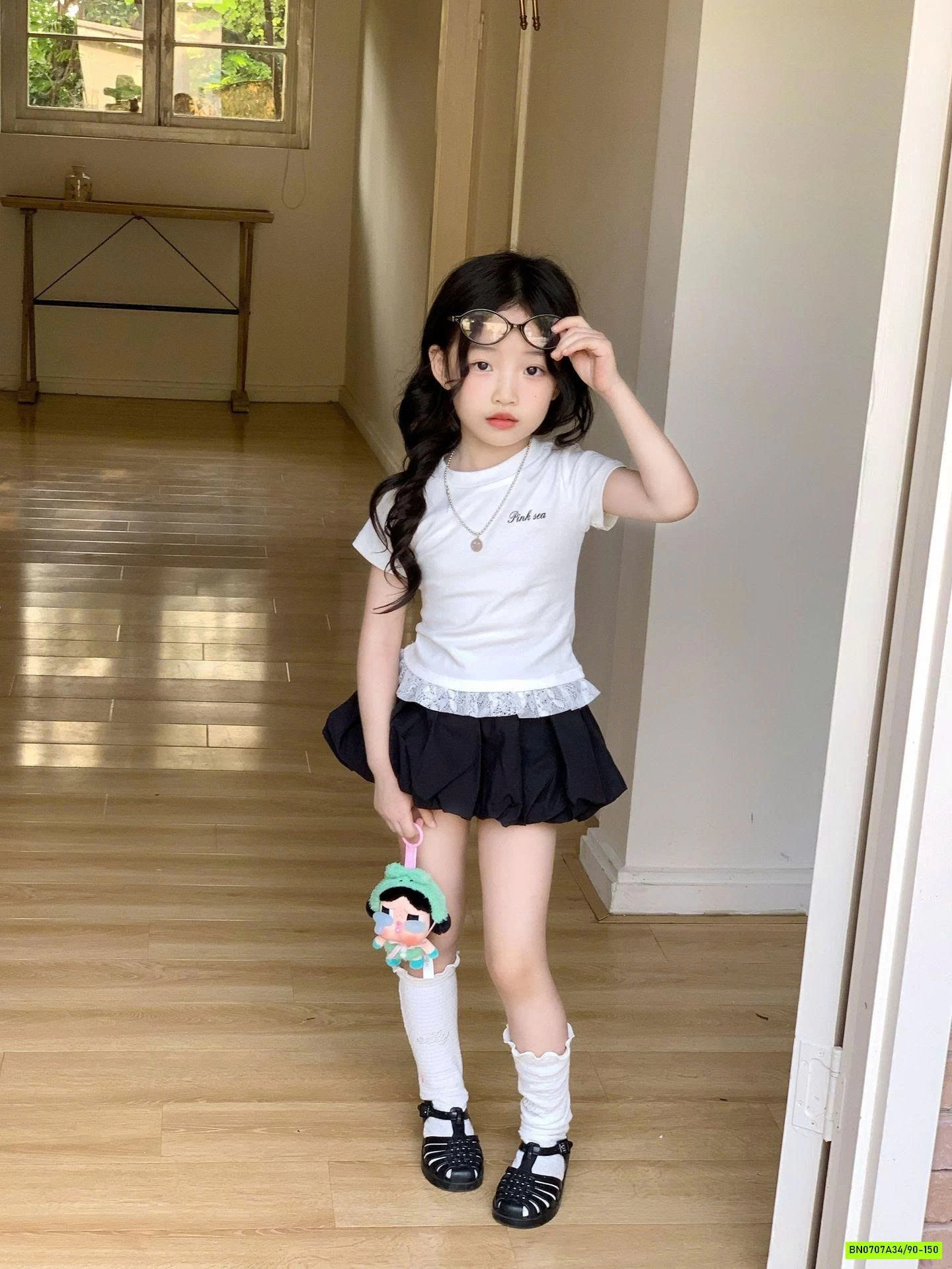 ÁO THUN VIỀN REN MIX QUẦN BÍ