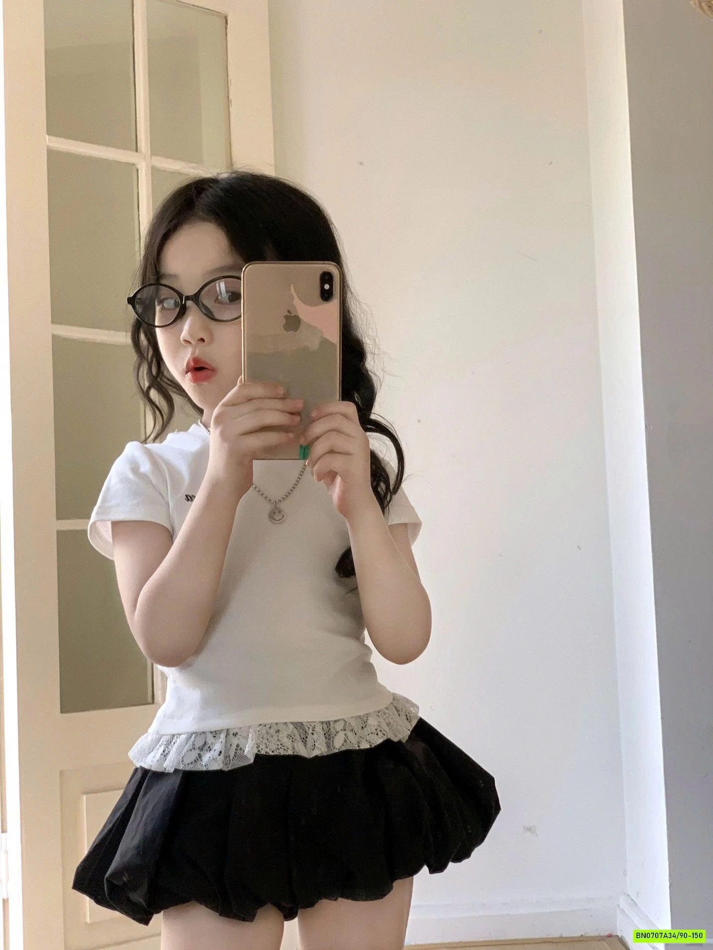 ÁO THUN VIỀN REN MIX QUẦN BÍ