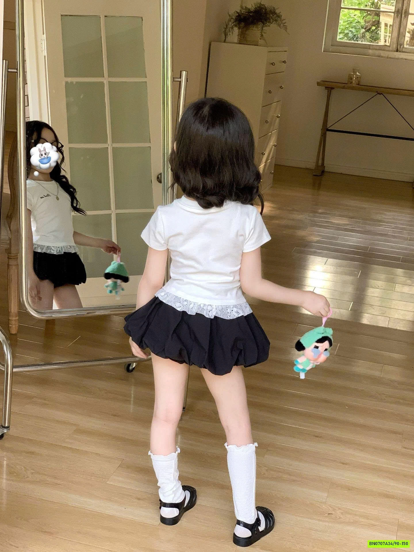 ÁO THUN VIỀN REN MIX QUẦN BÍ