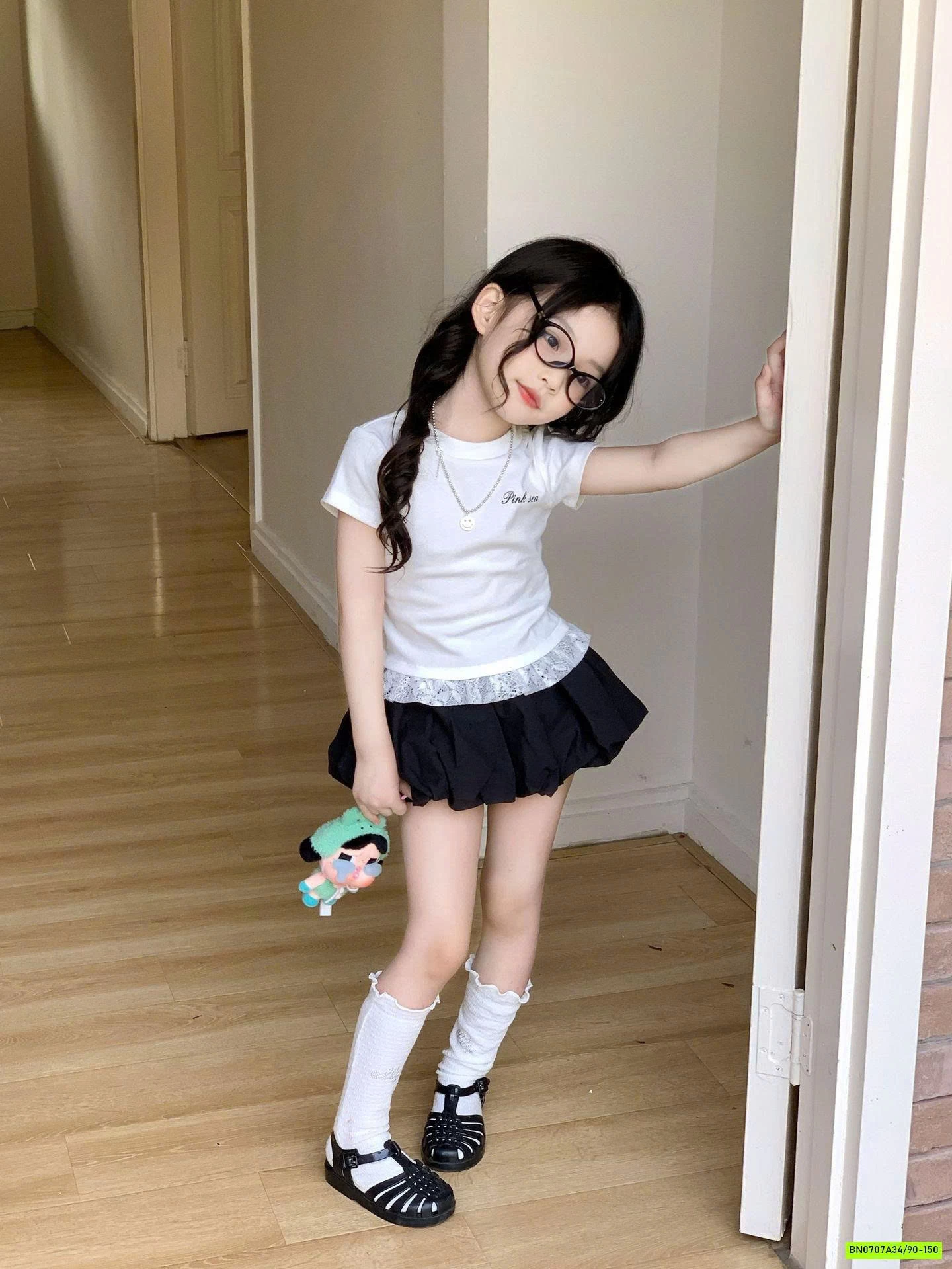 ÁO THUN VIỀN REN MIX QUẦN BÍ