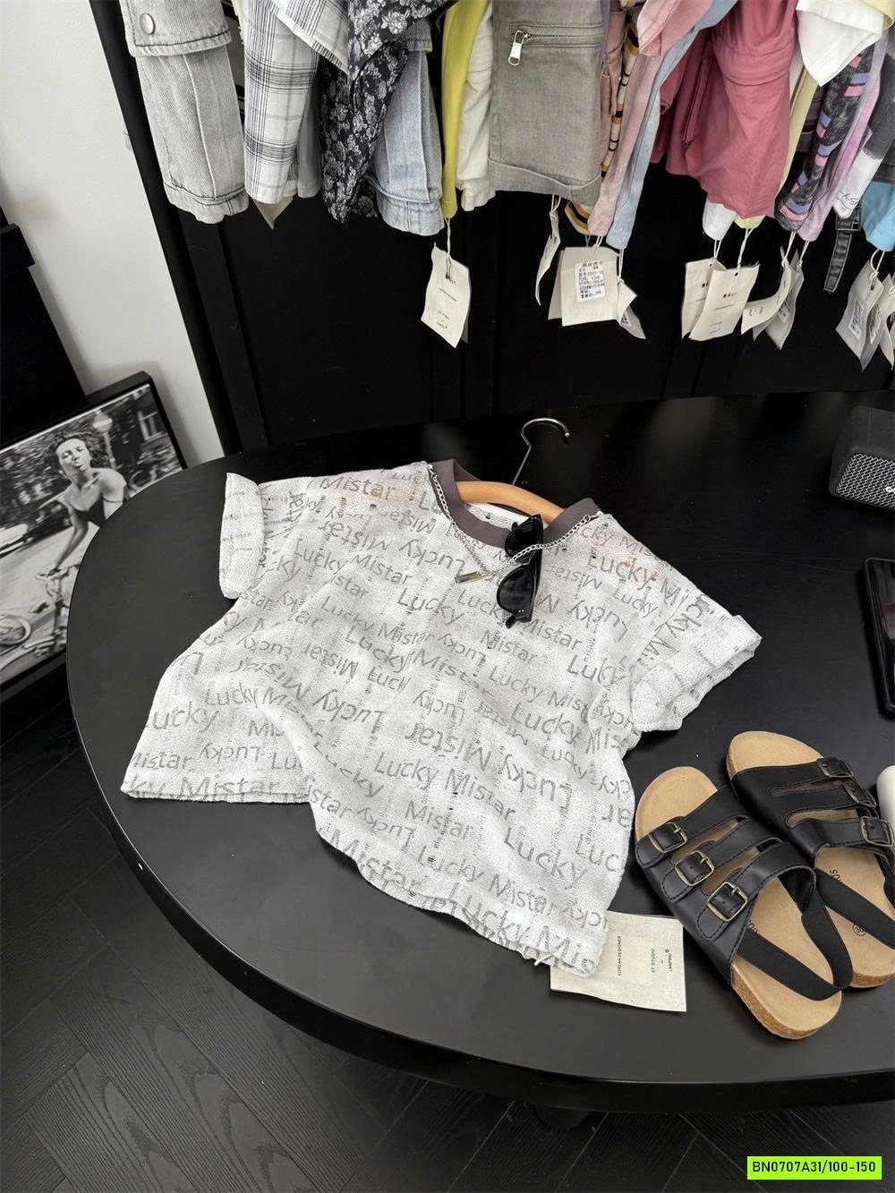 ÁO THUN GIẤY CHỮ LUCKY