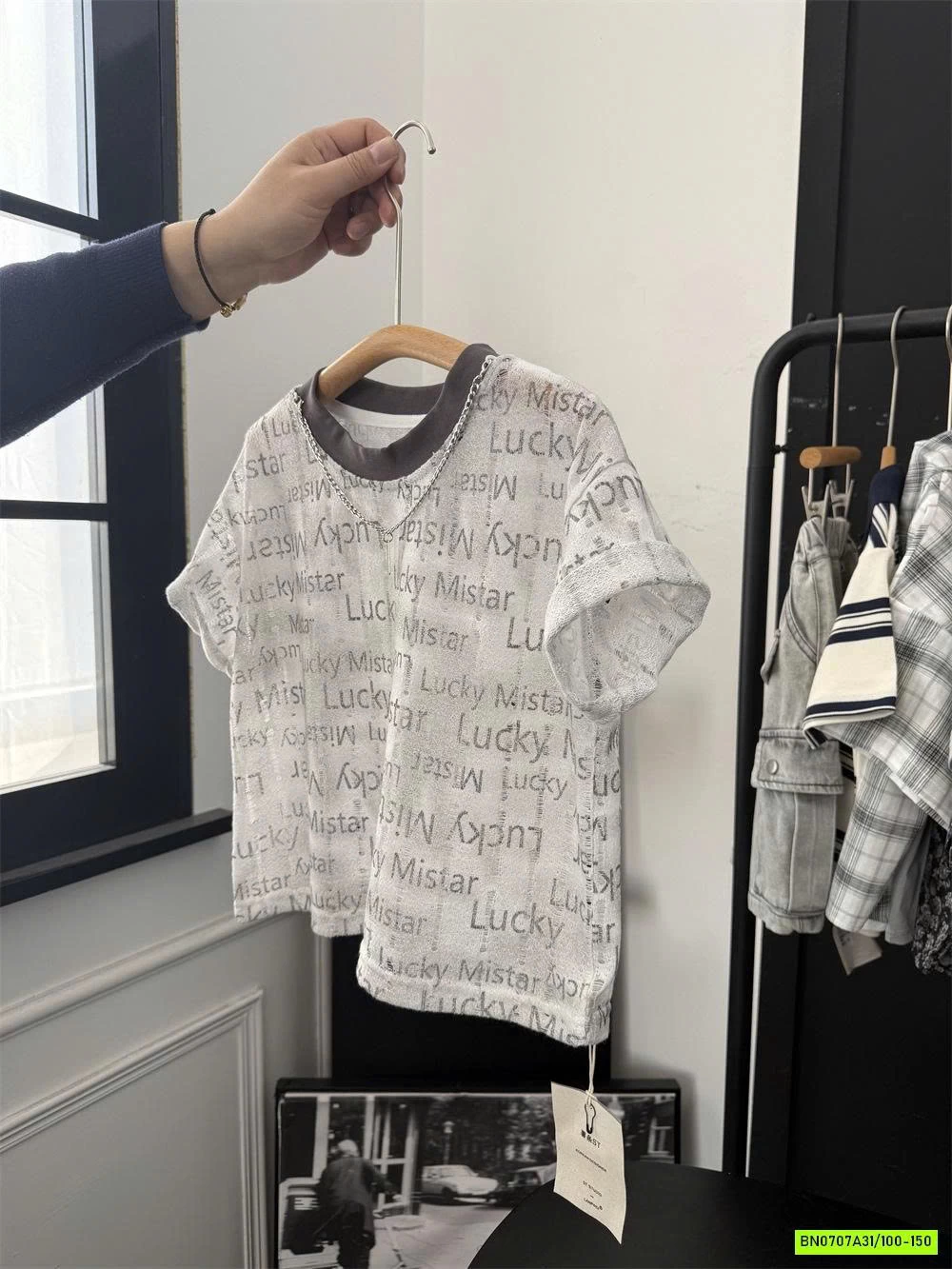 ÁO THUN GIẤY CHỮ LUCKY