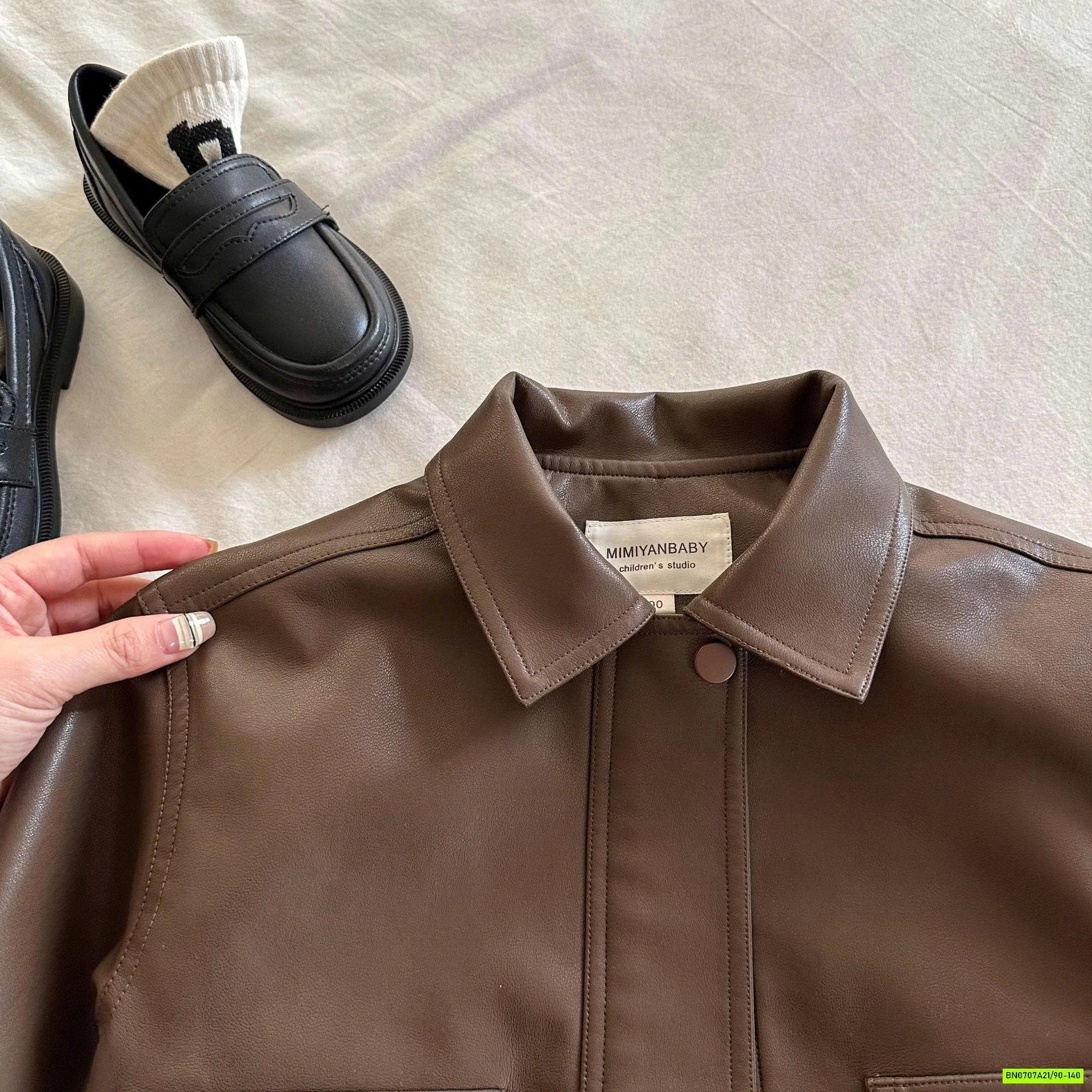 KHOÁC DA NÂU CỔ BẺ MMY