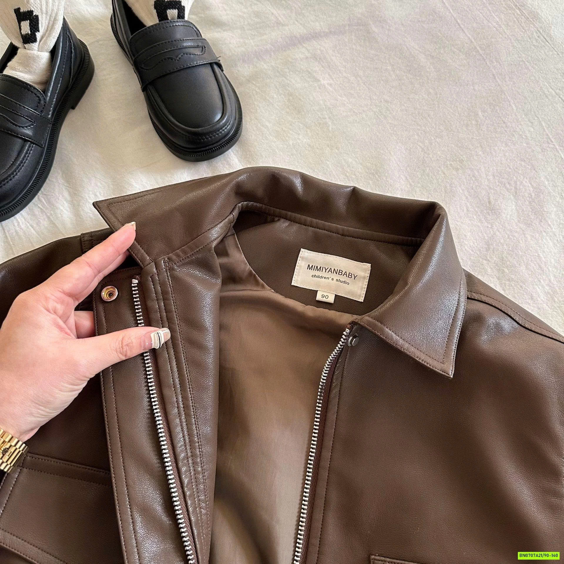 KHOÁC DA NÂU CỔ BẺ MMY