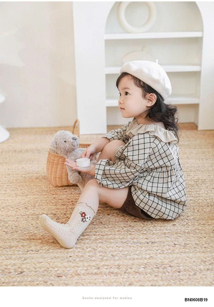 SÉT5 ĐÔI TẤT HOA CAO CỔ