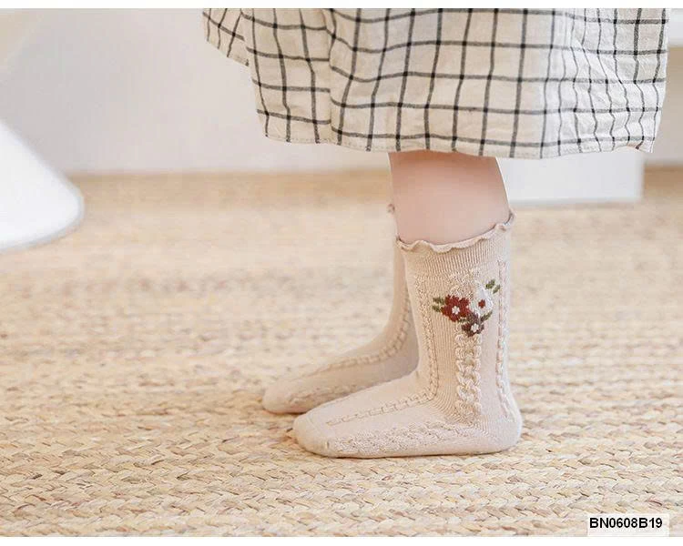 SÉT5 ĐÔI TẤT HOA CAO CỔ