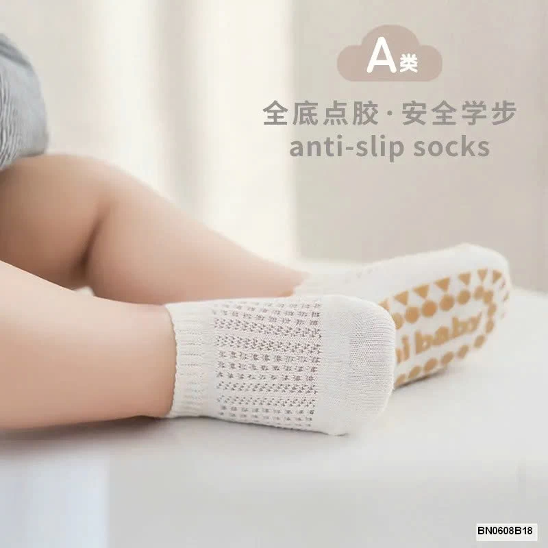 SÉT 3 đôi TẤT CHỐNG TRƯỢT DẠNG LƯỚI CHO BÉ
