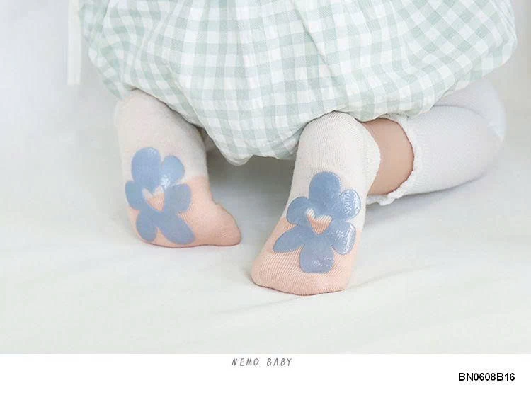 SÉT 5 Đ TẤT CHỐNG TRƯỢT ĐẾ HOA 2 MÀU