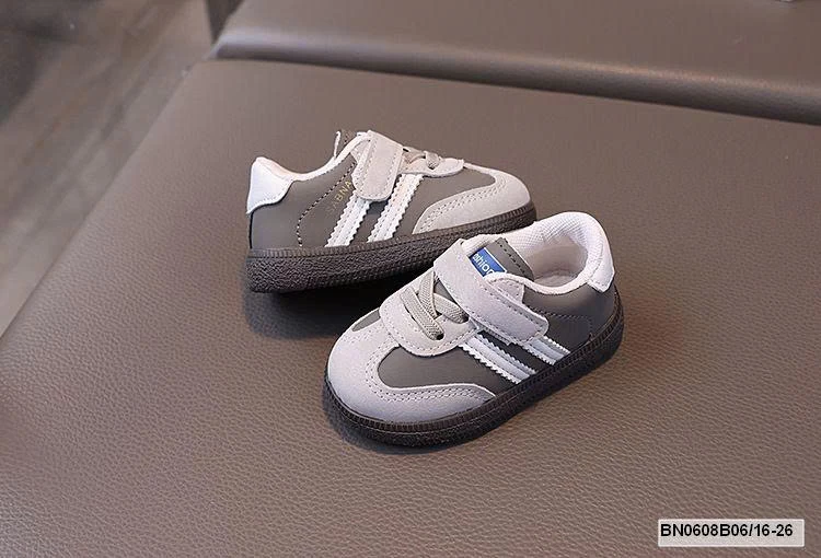 GIÀY THỂ THAO 2 VẠCH SZ NHÍ