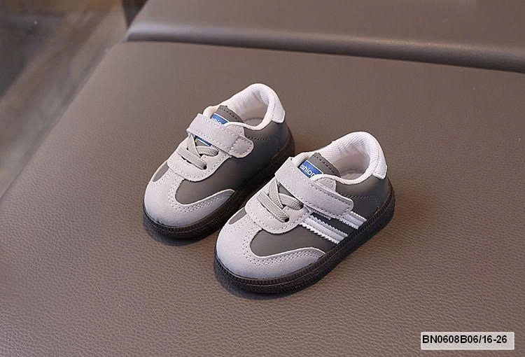 GIÀY THỂ THAO 2 VẠCH SZ NHÍ