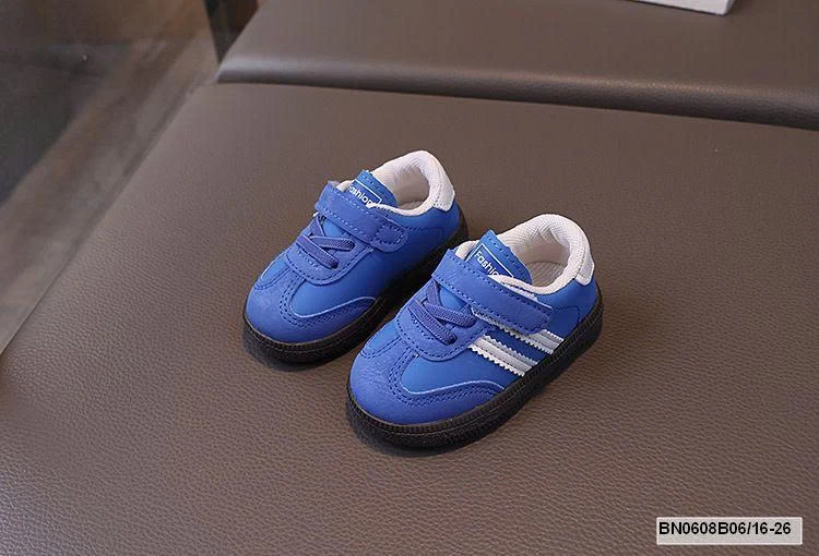 GIÀY THỂ THAO 2 VẠCH SZ NHÍ