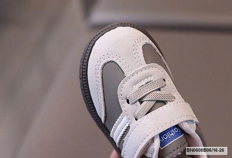 GIÀY THỂ THAO 2 VẠCH SZ NHÍ