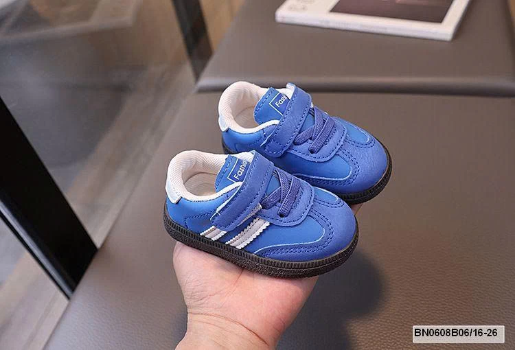 GIÀY THỂ THAO 2 VẠCH SZ NHÍ