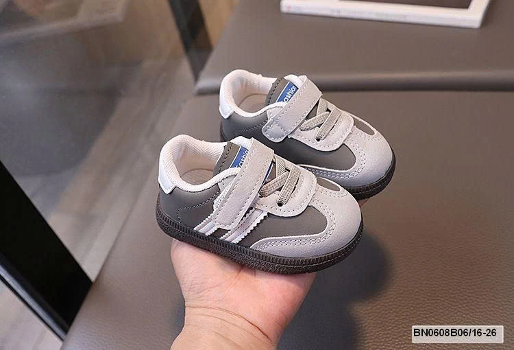 GIÀY THỂ THAO 2 VẠCH SZ NHÍ