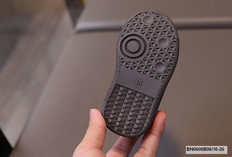 GIÀY THỂ THAO 2 VẠCH SZ NHÍ