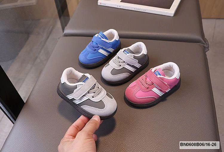 GIÀY THỂ THAO 2 VẠCH SZ NHÍ