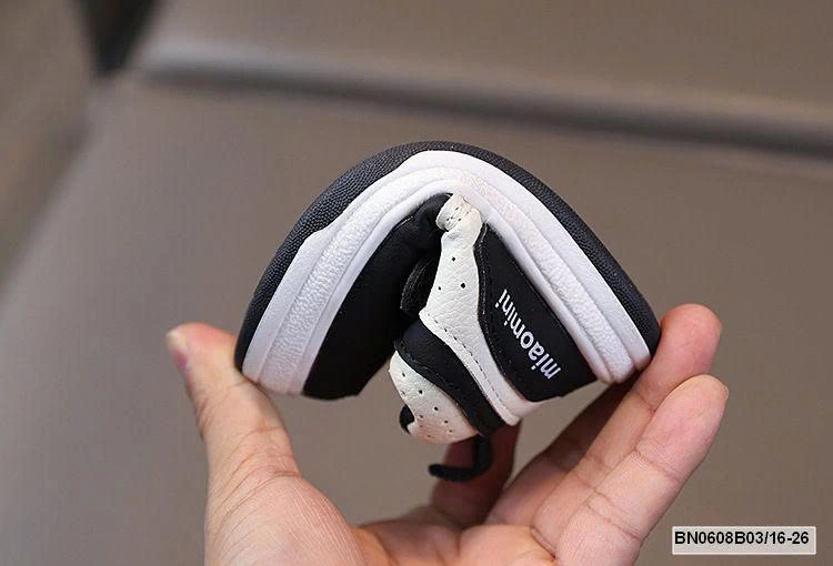 GIÀY THỂ THAO QUAI DÁN SZ NHÍ