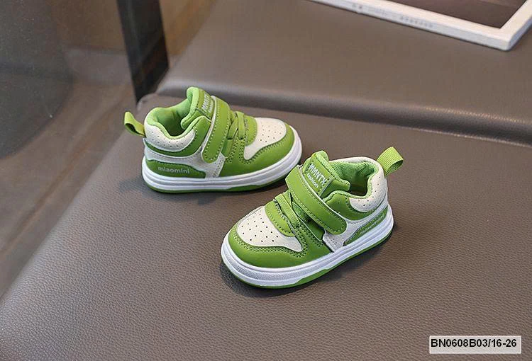 GIÀY THỂ THAO QUAI DÁN SZ NHÍ