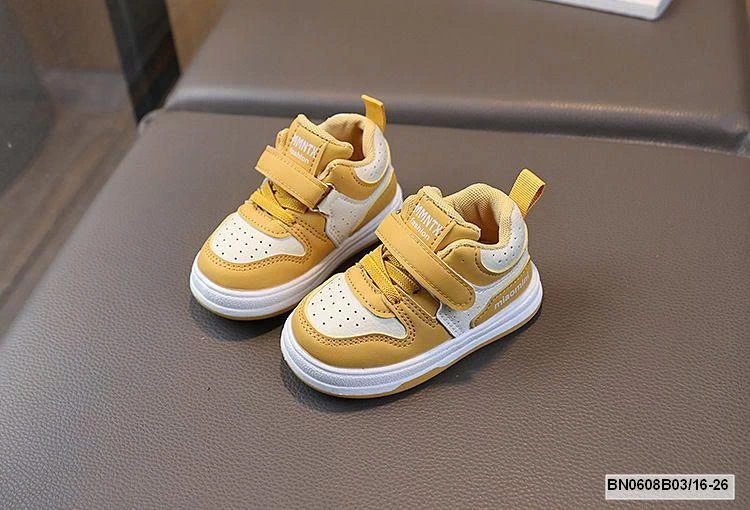 GIÀY THỂ THAO QUAI DÁN SZ NHÍ