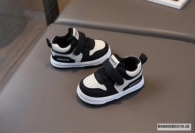 GIÀY THỂ THAO QUAI DÁN SZ NHÍ