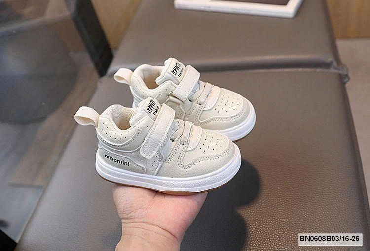 GIÀY THỂ THAO QUAI DÁN SZ NHÍ